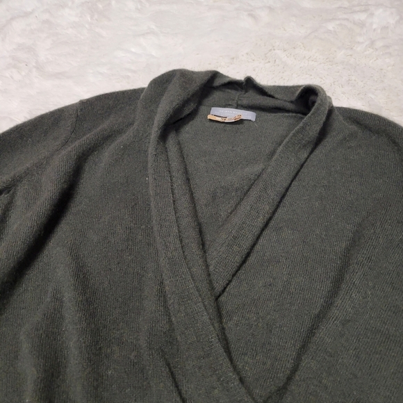 Neiman Marcus 100% Cashmere  Wrap V-Neck Sweater Olive Army Green Size L - Picture 3 of 5